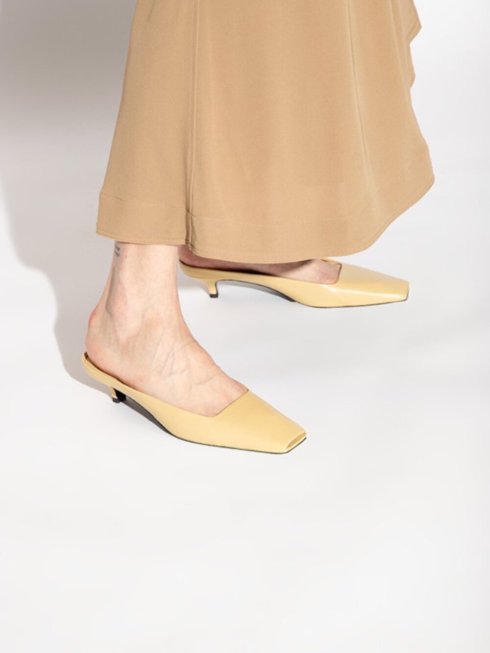 TOTEME Butter Yellow Leather Square Toe Kitten Heel Mules Slides, Size 37 - Picture 16 of 16
